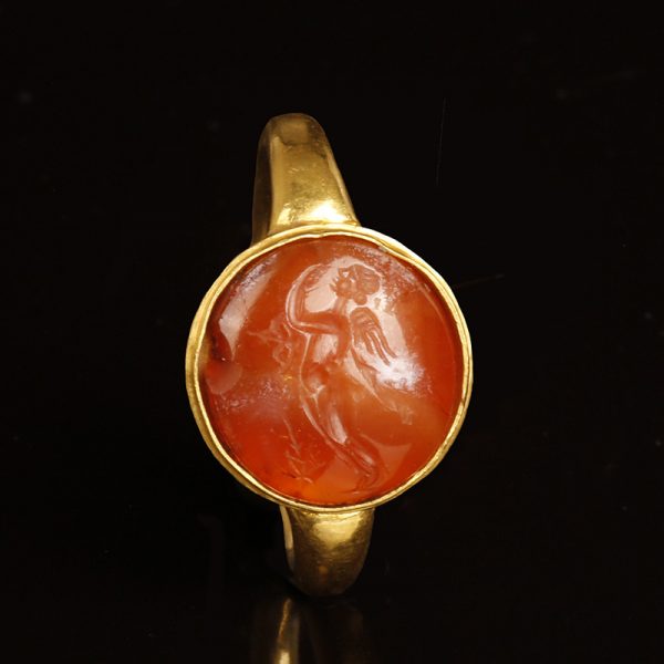 Beautiful Greek Gold Ring with Eros and Psyche