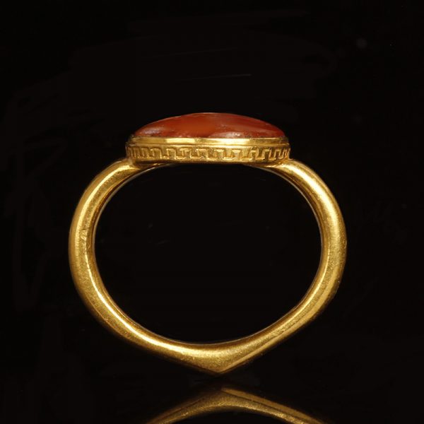Beautiful Greek Gold Ring with Eros and Psyche