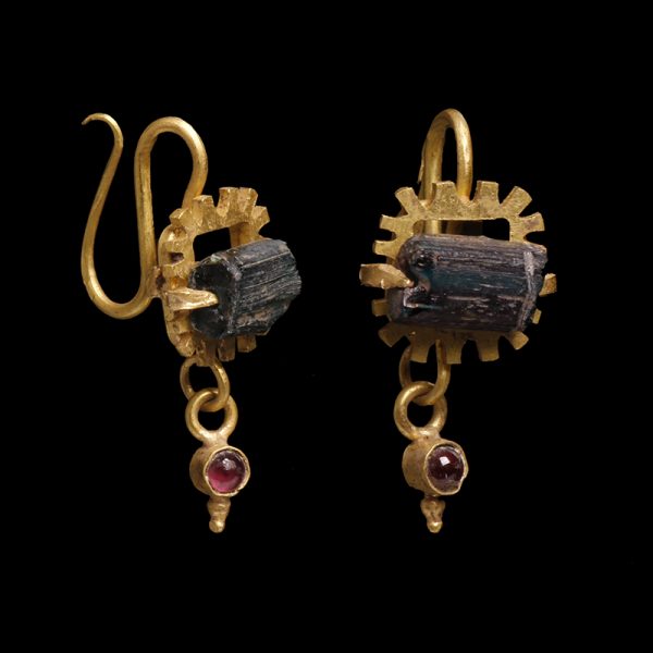 Roman Gold and Garnet Earrings Set