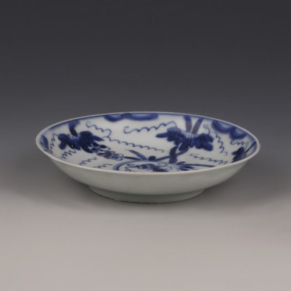 Chinese Kangxi Blue and White Saucer