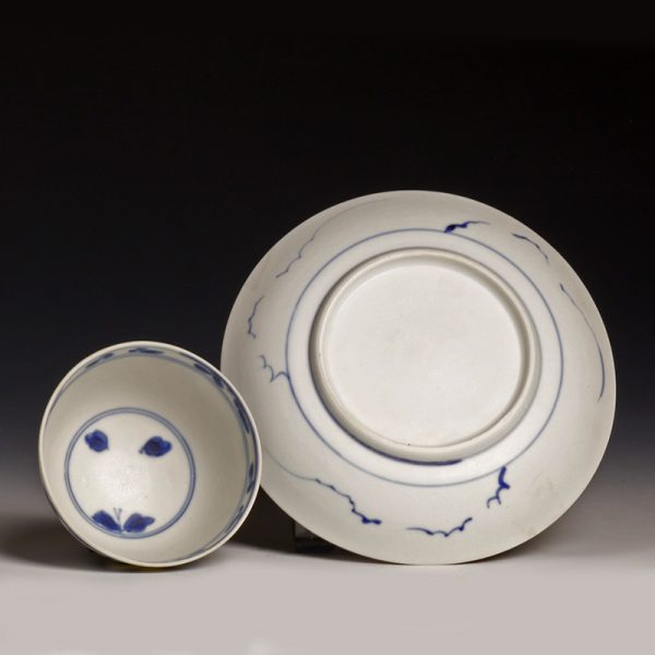 Kangxi White and Blue Tea Bowl with Saucer
