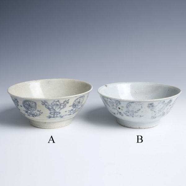 Tek Sing Blue and White Circular Bowls