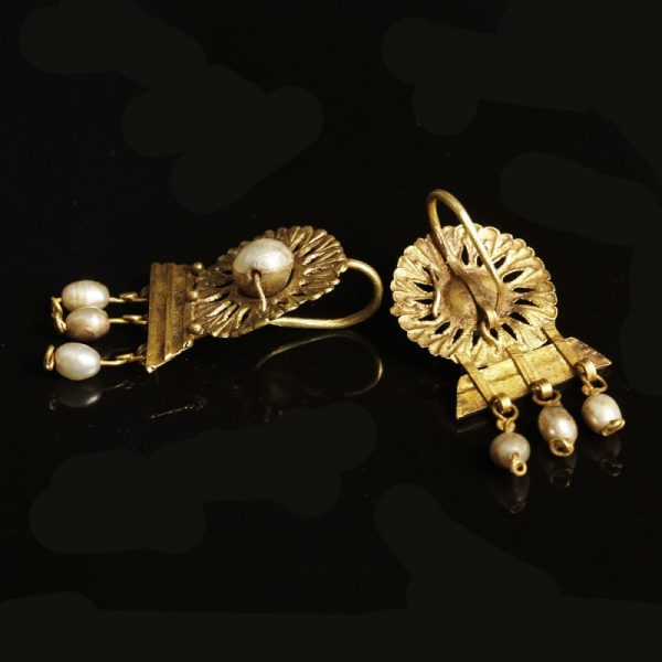 Roman Gold Earrings with Pearls