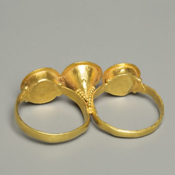 Roman Gold Triple-bezel Ring