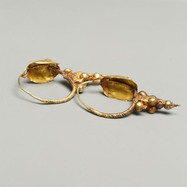 Roman Gold Earrings With Shield Bosses