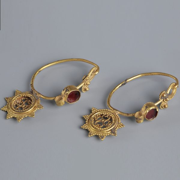 Byzantine Gold and Garnet Earrings Set