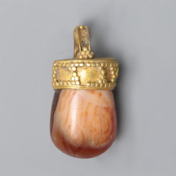 Greek Hellenistic Gold and Carnelian Pendant