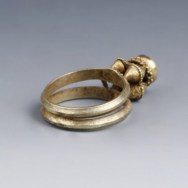 Byzantine Ring with Trumpet Bezel