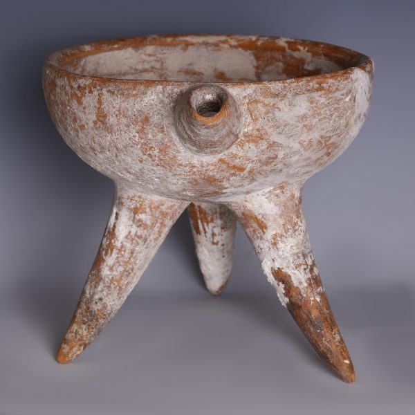 Amlash Terracotta Beaked Tripod Bowl