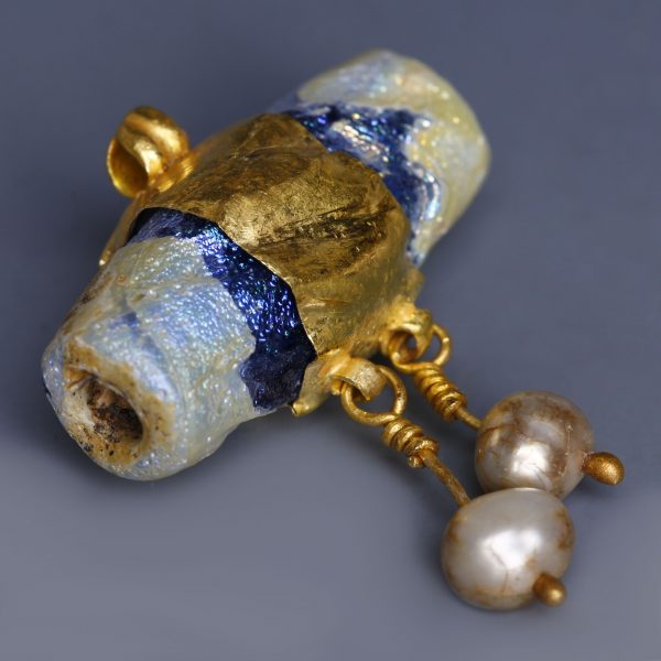 Roman Pendant with Glass and Pearls