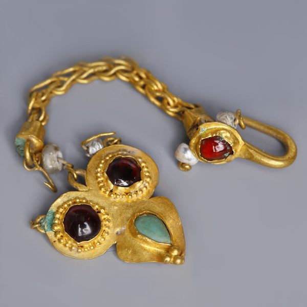 Ancient Roman Single Earring with Precious Stones and Pearls