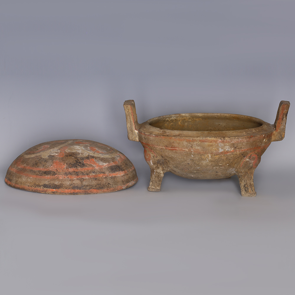 Western Han Painted Terracotta Tripod Western Han Painted Terracotta Tripod