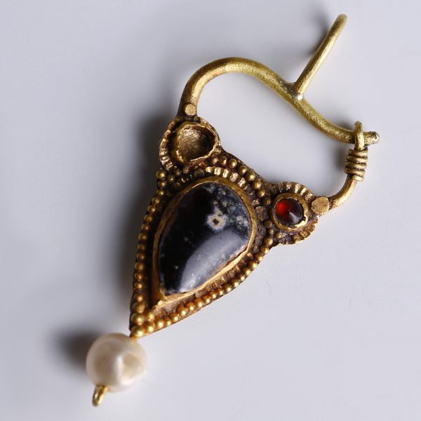 Ancient Greek Pendant with Garnet and Pearl