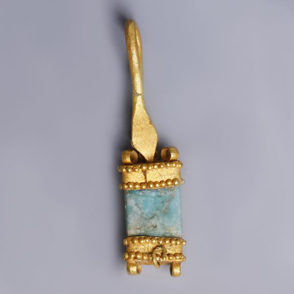 Western Asiatic Pendant with Lapis Lazuli