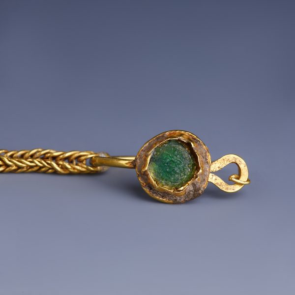 Ancient Roman Single Pendant Earring with Green Glass