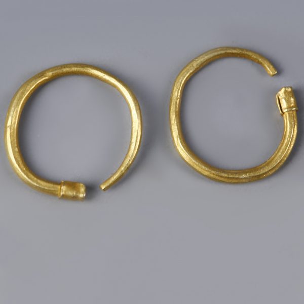 Ancient Greek or Persian Gold Penannular Hoop Earrings