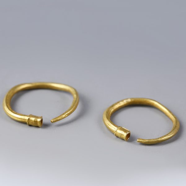 Ancient Greek or Persian Gold Penannular Hoop Earrings