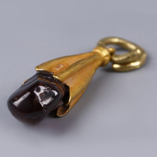 Ancient Greek Gold and Garnet Pendant