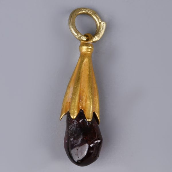 Ancient Greek Gold and Garnet Pendant