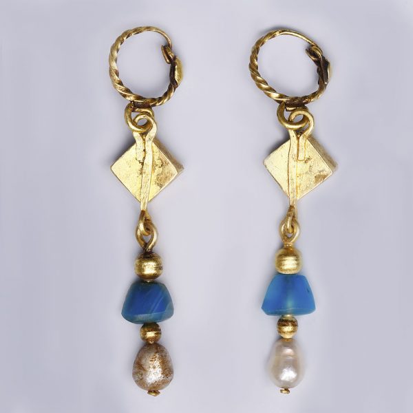 Late Roman Gold Pendant Earrings with Pearls and Garnet