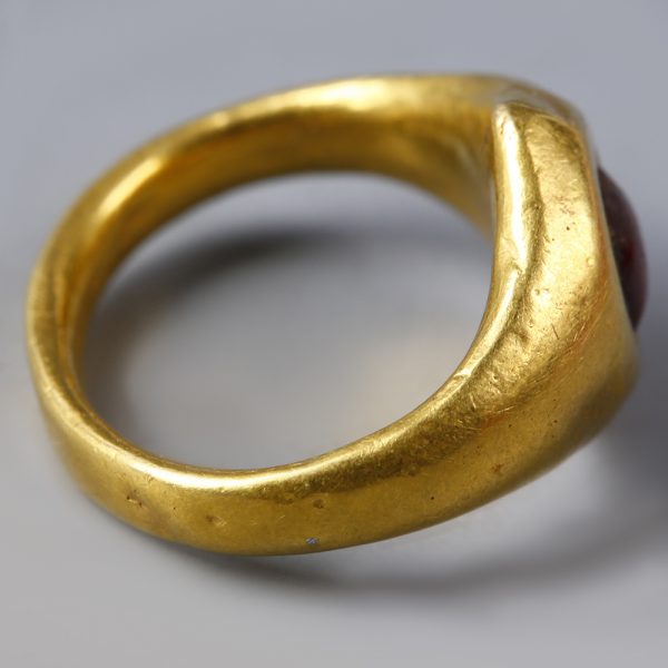 Roman Gold Ring with Carnelian Stone