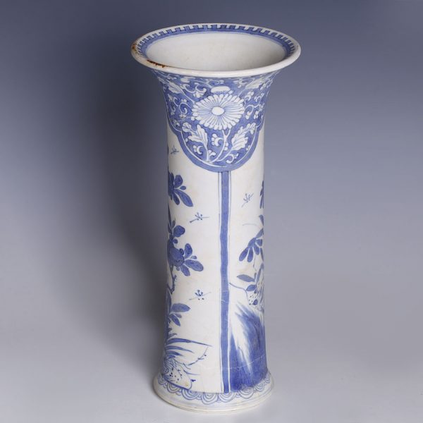 Large Chinese Kangxi Blue and White Vase