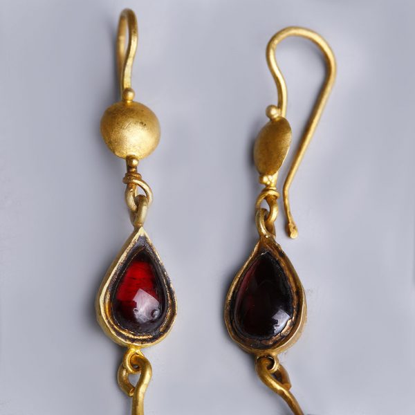 Ancient Roman Earrings with Garnet and Pearls