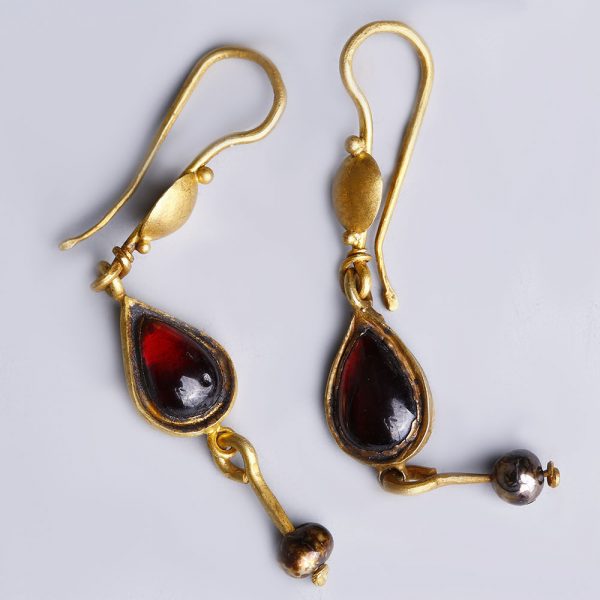 Ancient Roman Earrings with Garnet and Pearls