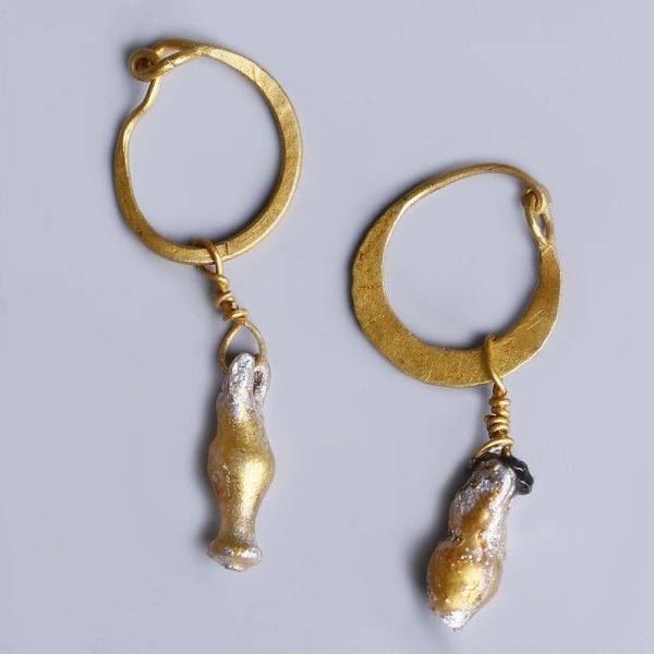 Roman Gold Earrings with Glass Juglets