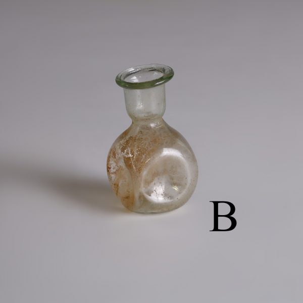 selection-of-excellent-condition-ancient-roman-small-glass-vessels-b