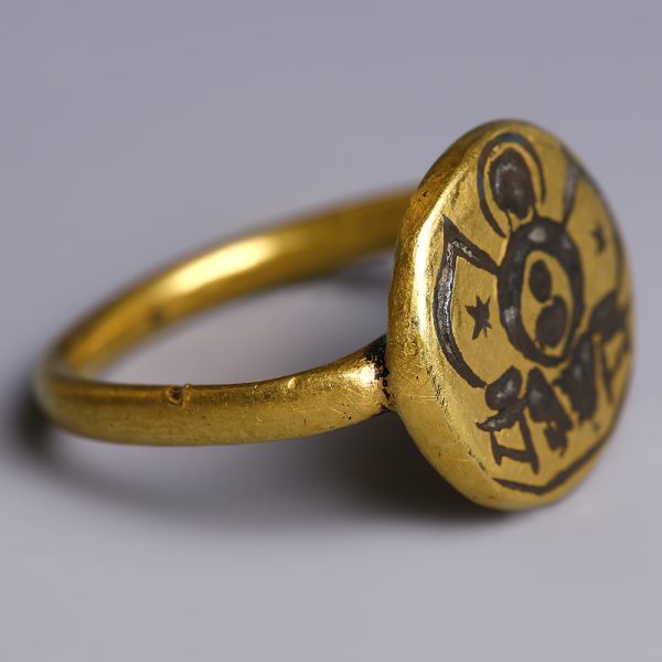 Byzantine Gold Ring with Mary and Jesus
