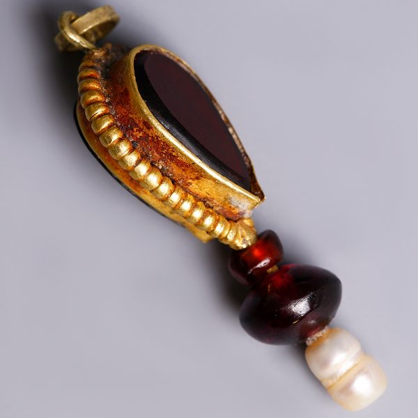 Byzantine Gold and Garnet Pendant