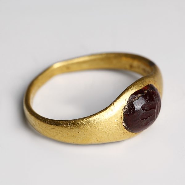 Ancient Roman Gold Ring with Intaglio