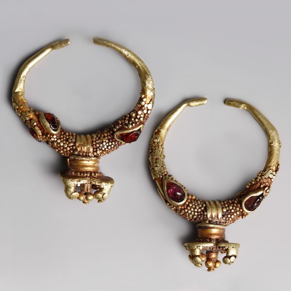 Achaemenid Gold and Garnet Earrings