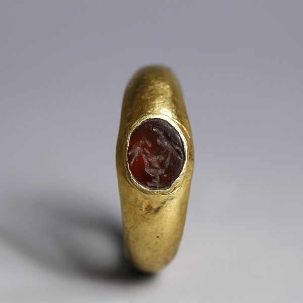 Ancient Roman Gold Ring with Intaglio of Birds