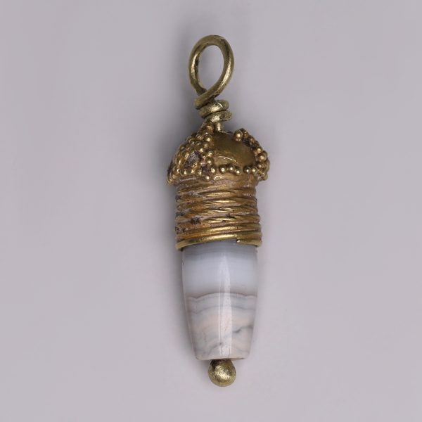 Assyrian Gold and Agate Pendant
