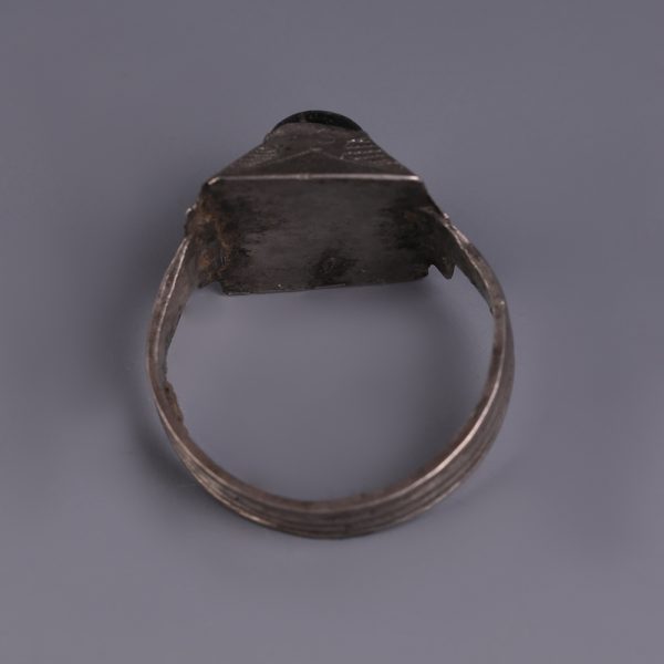 Medieval Silver Ring with Garnet-coloured Cabochon
