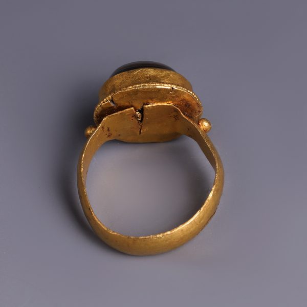 A Roman Gold Ring with Early Christian Imagery