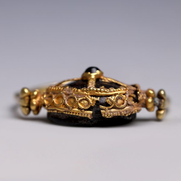Phoenician Scaraboid Swivel Gold Ring