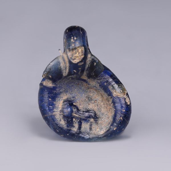 Late Roman Glass Pendant with Lion