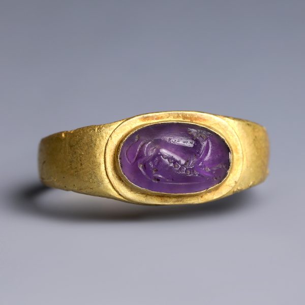 Ancient Roman Gold Ring with Amethyst Intaglio of a Panther