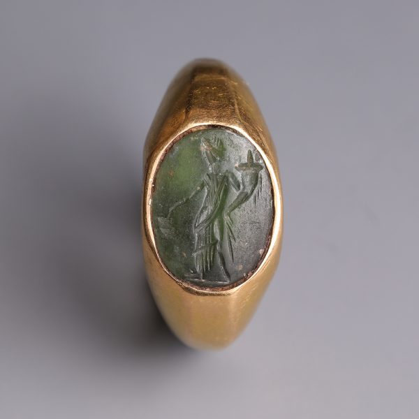 Roman Gold Ring with Chromium Chalcedony Intaglio of Concordia