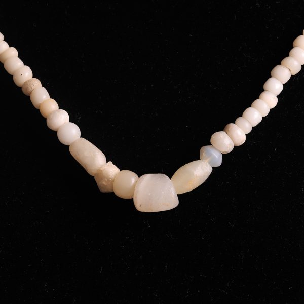 Western Asiatic White Hard-stone Necklace