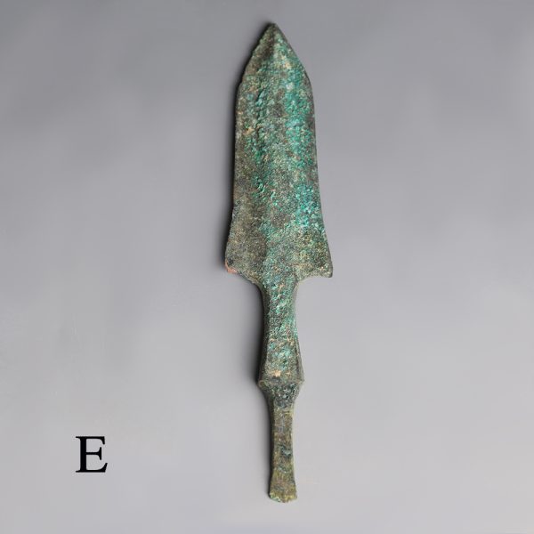luristan bronze arrowhead e
