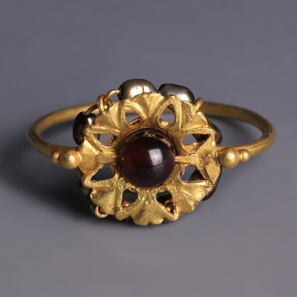 Late Roman Gold Ring with Pearls and Garnet