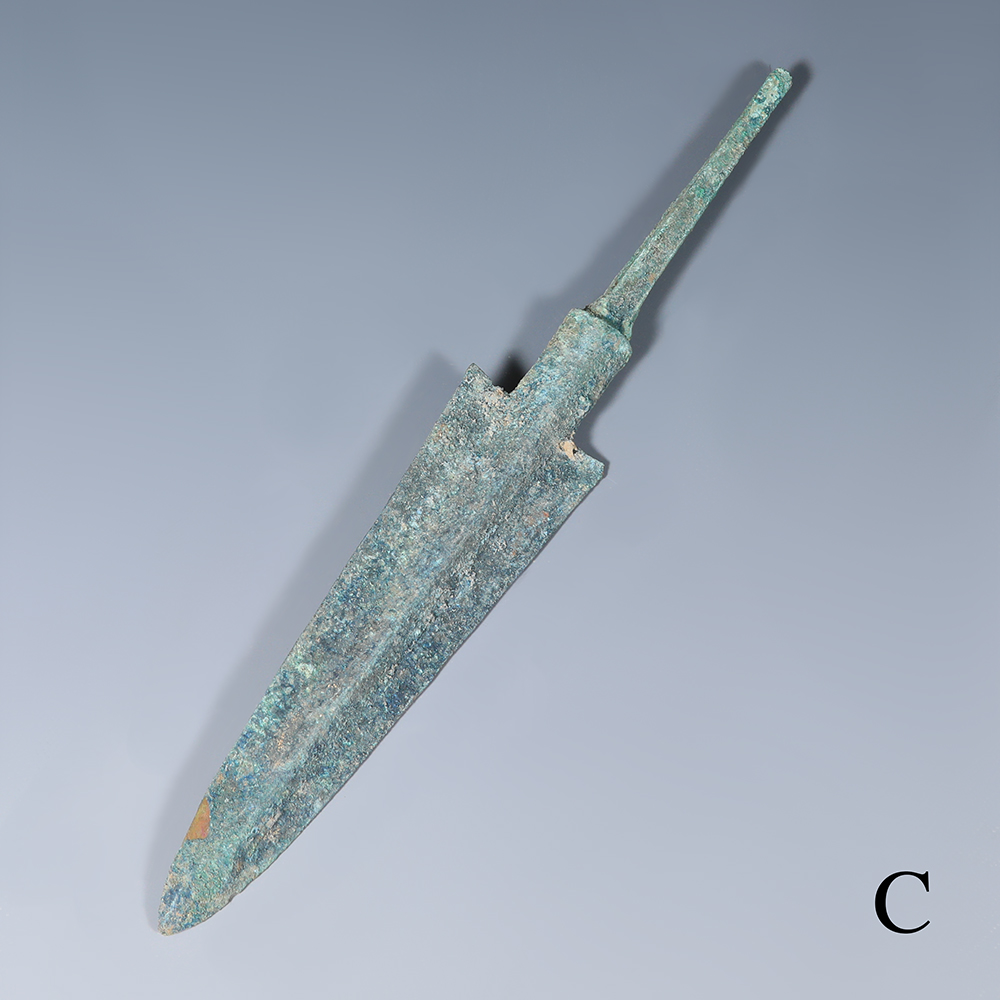 Selection of Luristan Bronze Square-Shoulder Arrowheads Selection of Luristan Bronze Square-Shoulder Arrowheads
