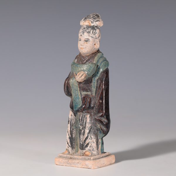 Chinese Ming Dynasty Terracotta Court Attendant Statuette