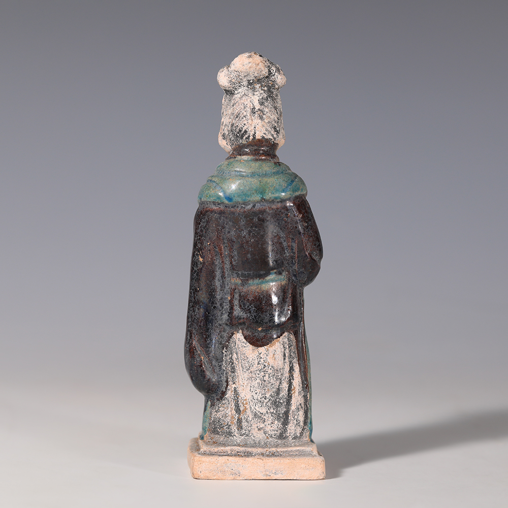 Chinese Ming Dynasty Terracotta Court Attendant Statuette Chinese Ming Dynasty Terracotta Court Attendant Statuette