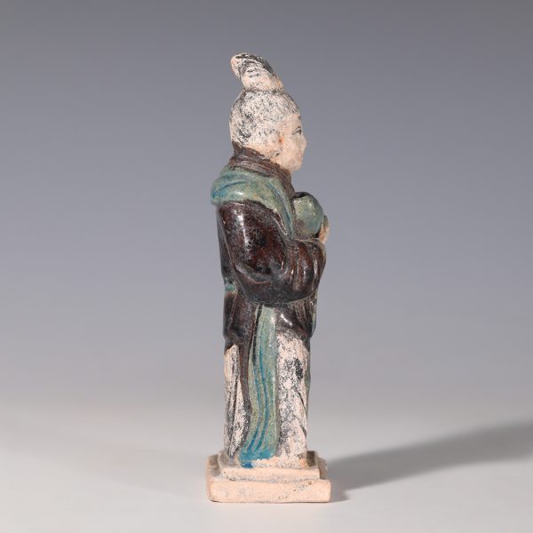 Chinese Ming Dynasty Terracotta Court Attendant Statuette