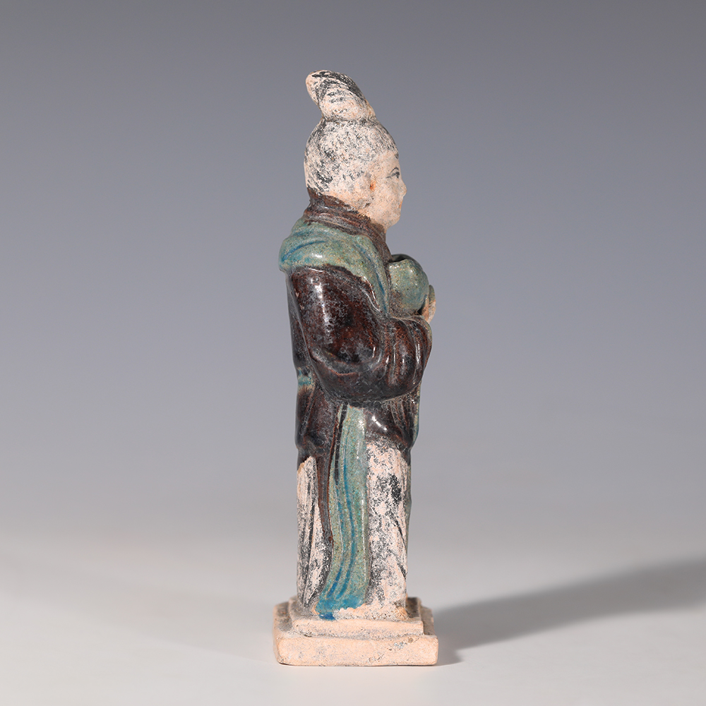 Chinese Ming Dynasty Terracotta Court Attendant Statuette Chinese Ming Dynasty Terracotta Court Attendant Statuette